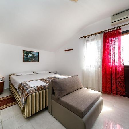 Apartament Marie i Nikola Krk Town Zewnętrze zdjęcie