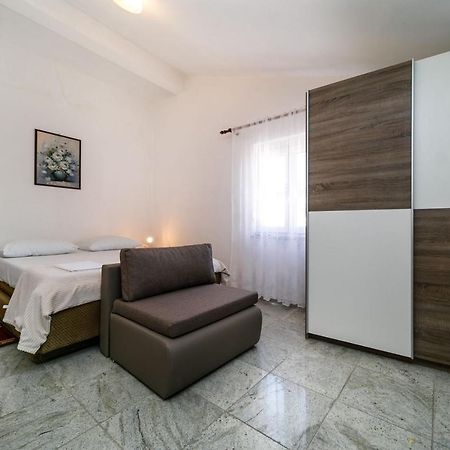Apartament Marie i Nikola Krk Town Zewnętrze zdjęcie