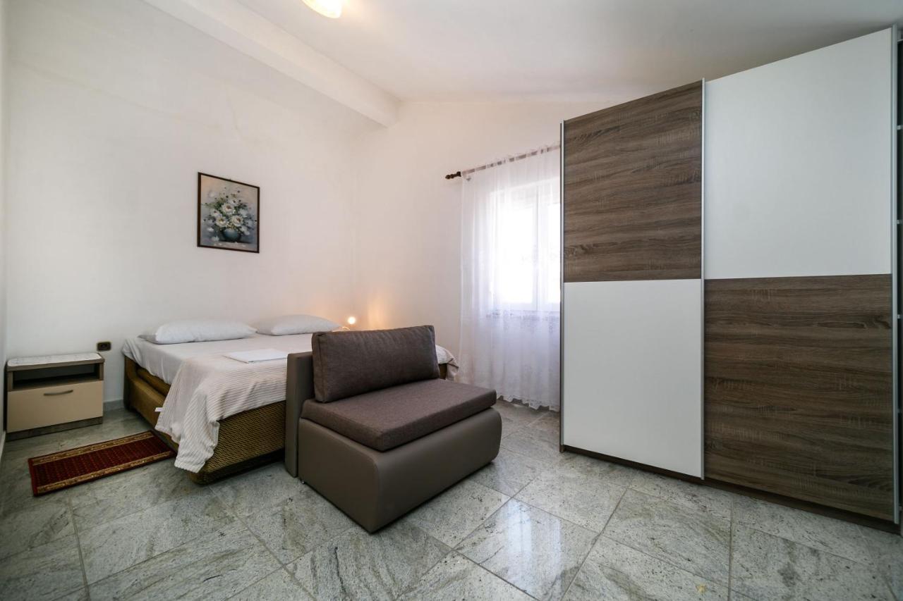 Apartament Marie i Nikola Krk Town Zewnętrze zdjęcie