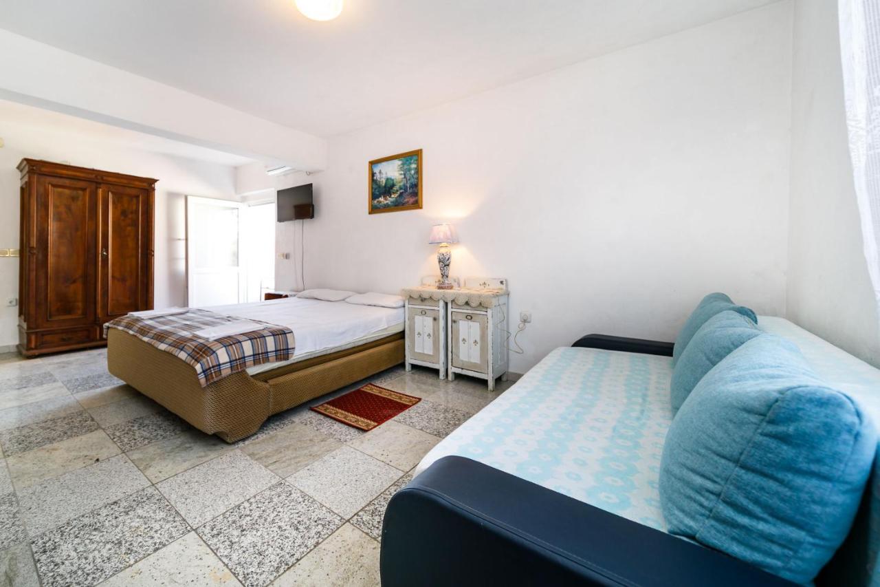 Apartament Marie i Nikola Krk Town Zewnętrze zdjęcie